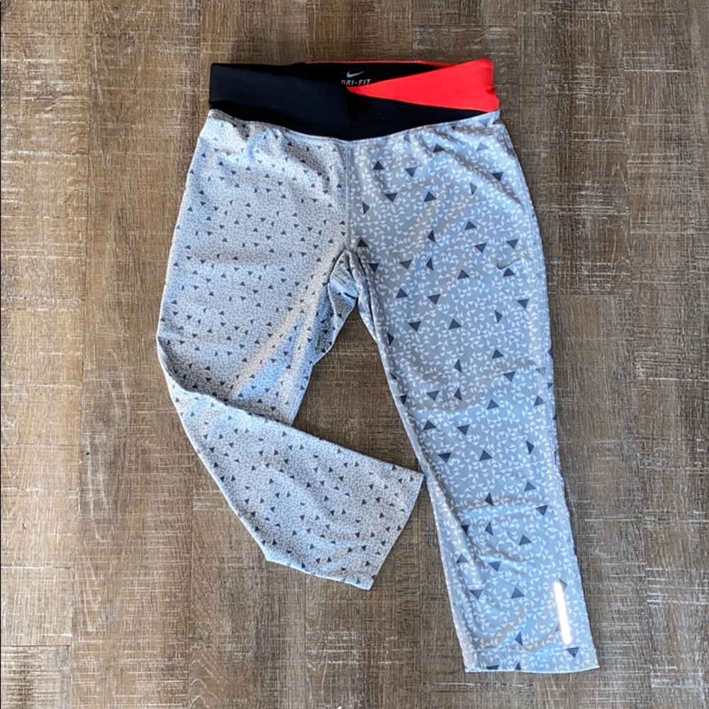 LIGHTLY USED!! NIKE!! DRI-FIT!!! CAPRIS!!